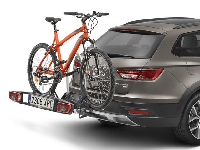 Towing bracket bicycle carrier