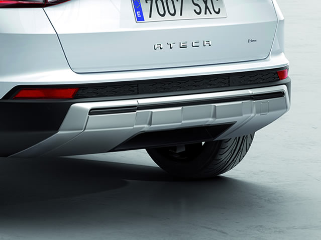 Rear bumper trim (exhaust not visible) - cover